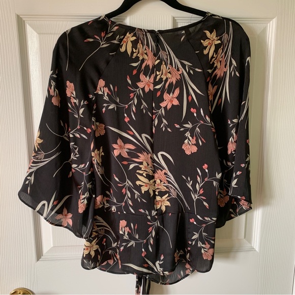 Vince Camuto Bell Sleeve Blouse - Picture 7 of 8